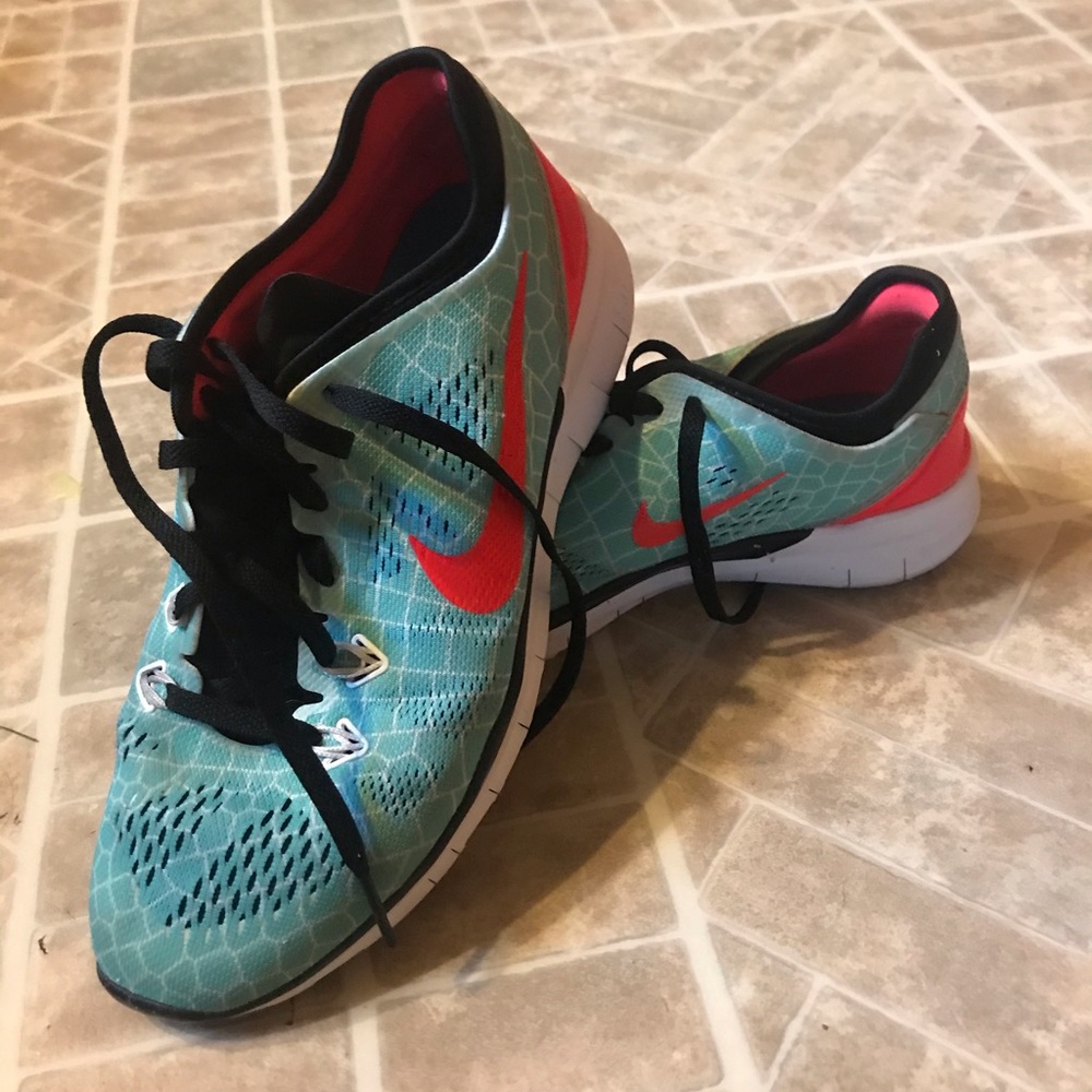 Nike N7 Free Runs